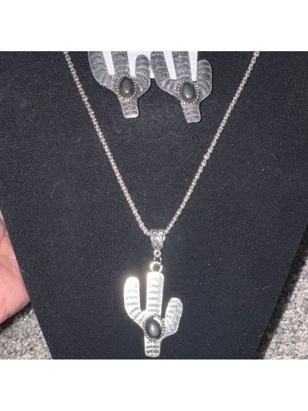 Western Black Cactus Jewelry Set Necklace Earrings Southwest Boho - Picture 5 of 6